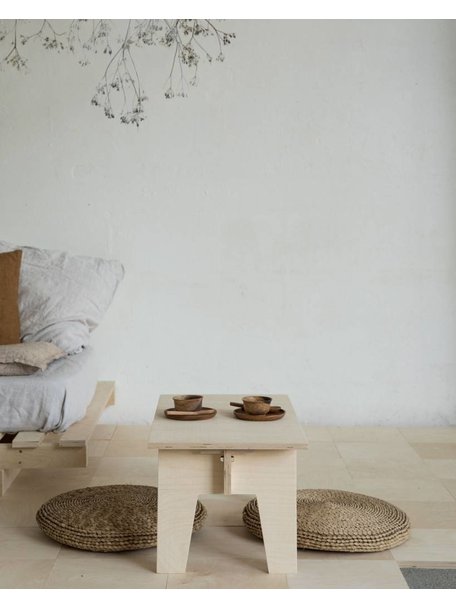 Aki multifunctional table