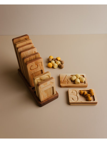 Spelenderwijs leren Wooden number tray - 10-piece