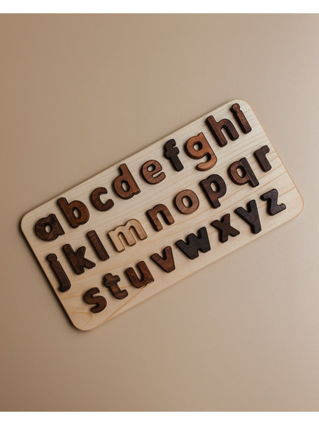 Spelenderwijs leren Walnut alphabet puzzle - lowercase