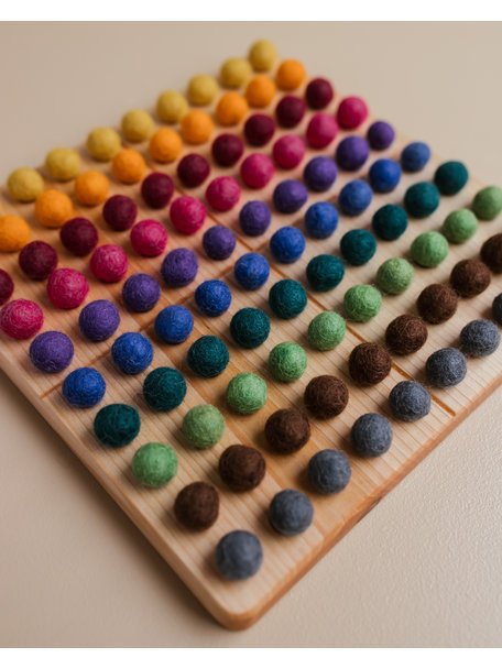 Spelenderwijs leren Wooden hundred board including felt balls