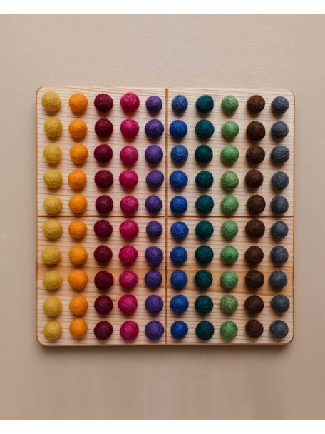 Spelenderwijs leren Wooden hundred board including felt balls