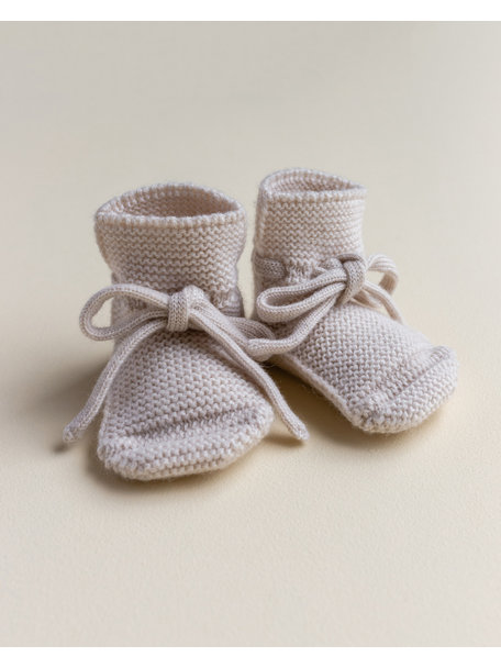 Hvid Fine knitted merino booties - off white