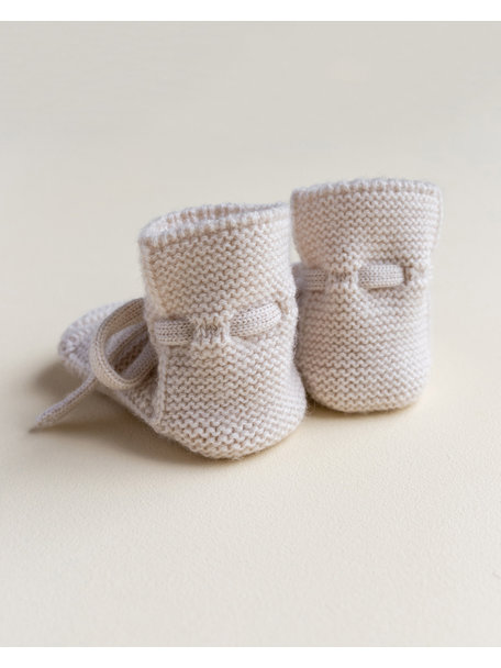 Hvid Fine knitted merino booties - off white