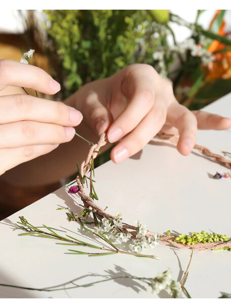 Huckleberry Fresh flower necklace