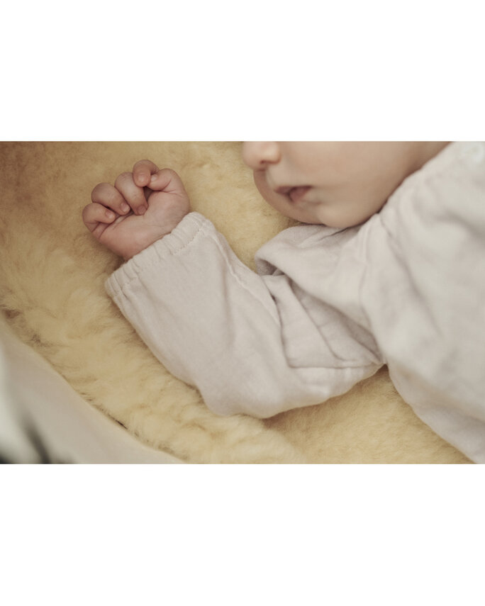 Zwarte velvet kinderwagen seat liner van Bjällra of Sweden kopen