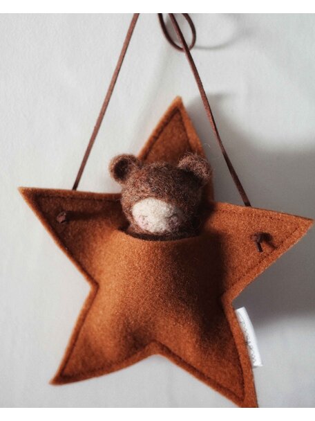 Studio Motane Bear with cinnamon star pocket