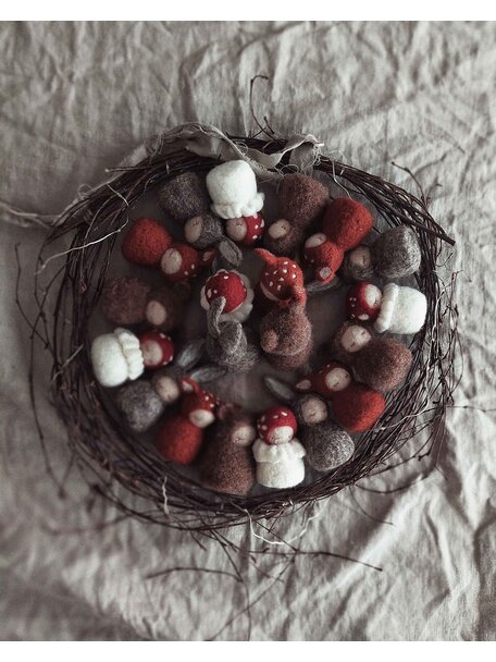 Studio Motane Rabbit with cinnamon star pocket