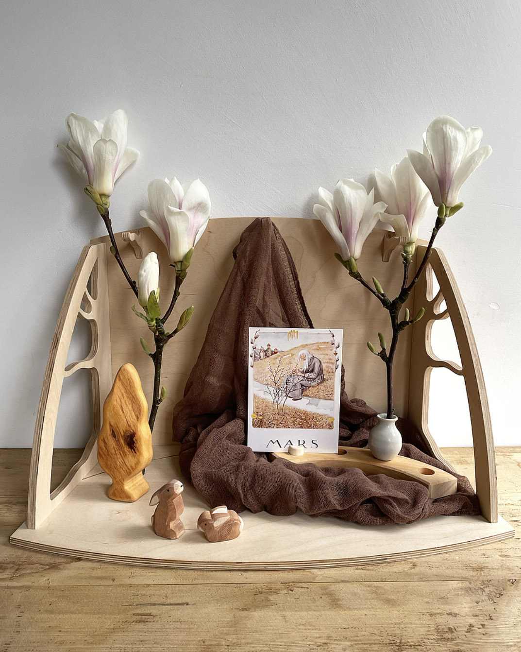 de-noest-seasonal-table-small.jpg