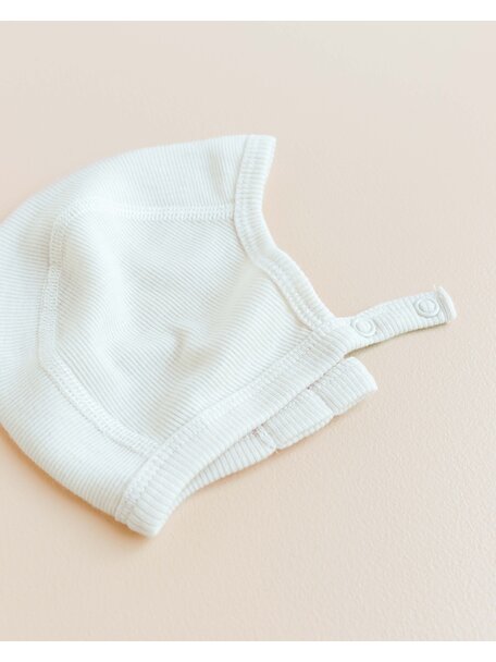 Unaduna Bonnet with press stud tiny rib wool - light mazarin