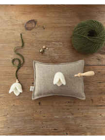 Yaro Needle felting pillow