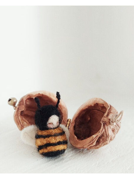 Studio Motane Walnut baby - bee