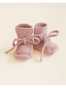 Hvid Fine knitted merino booties - powder