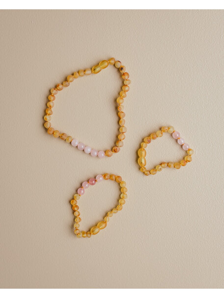 Amber Amber Kids Bracelet with gemstones 16,5 cm - rose quartz/honey raw