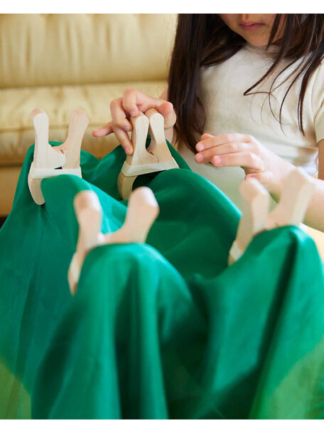 Sarah's Silks Play cloth silk - emerald