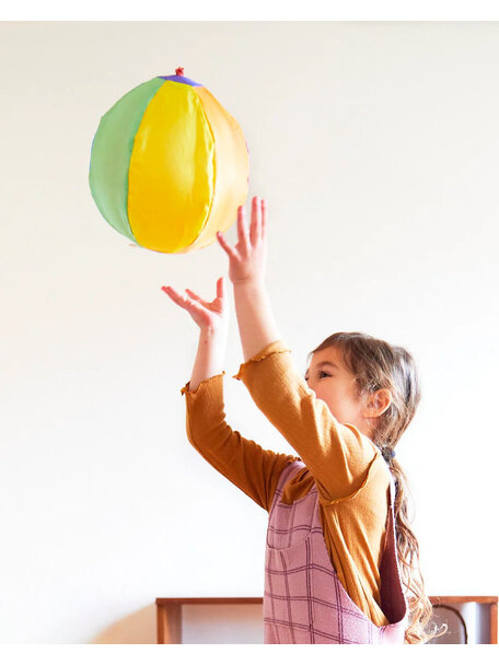 Sarah's Silks Balloon ball - rainbow
