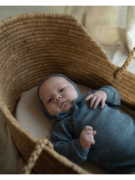 Unaduna Baby bonnet of wool rib - nila