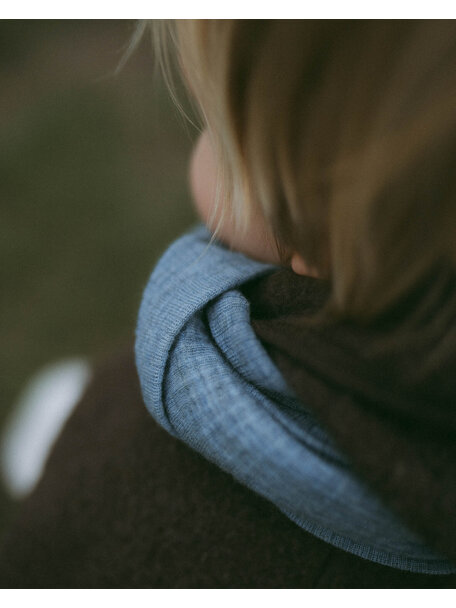 Unaduna Loop scarf of wool rib - nila