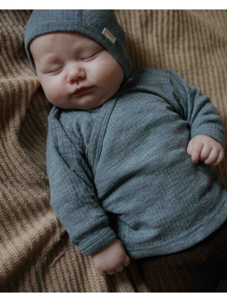 Unaduna Bonnet of wool with press stud rib  - nila