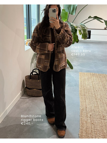 Alwero Women's woolen vest Koru - scotch cold brown