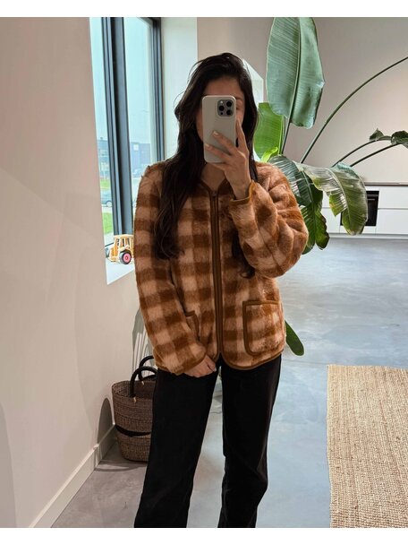 Alwero Women's woolen vest Koru - checkered apricot