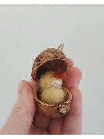 Studio Motane Walnut baby - chick