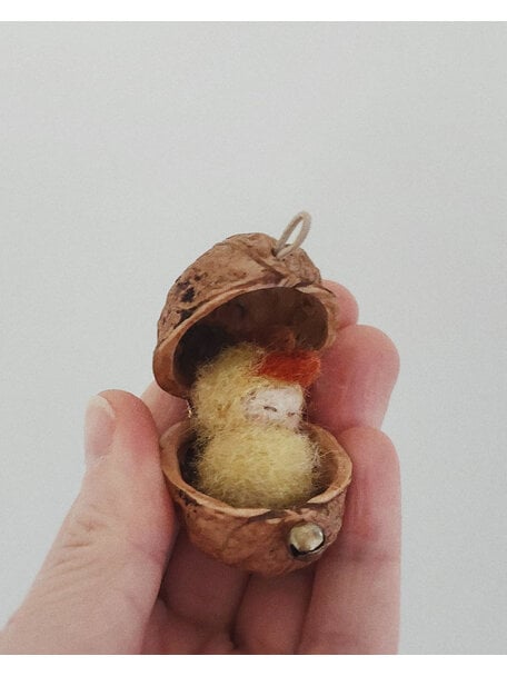Studio Motane Walnut baby - chick
