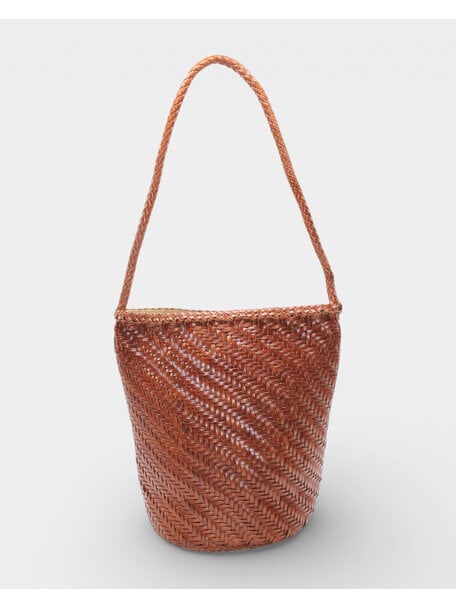 Sook Hand-woven leather bucket bag Esmée - caramel
