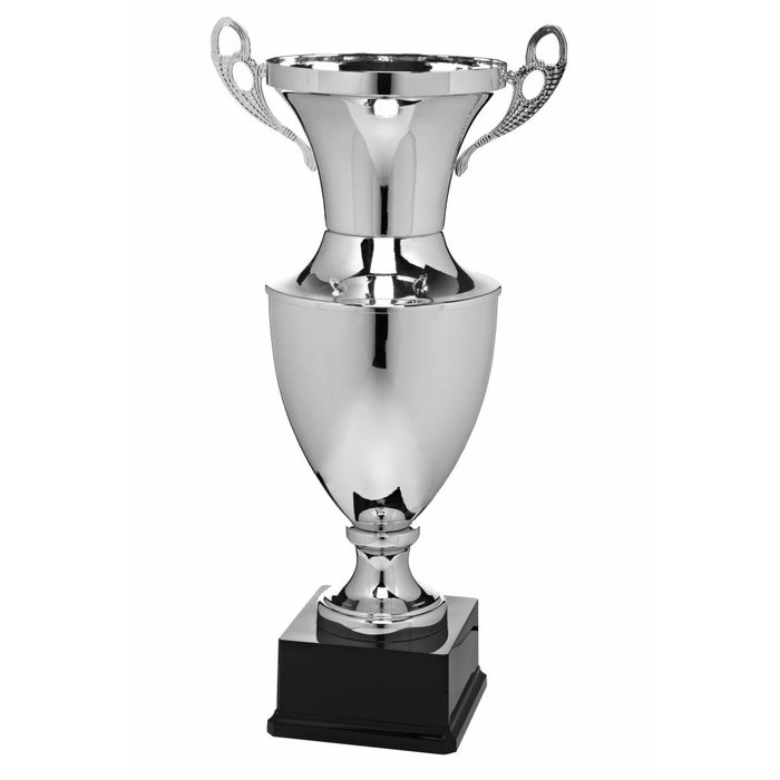Moderne Zilveren Trofee Beker – Metalen Cup met Handgrepen op Zwarte Voet met Gravure