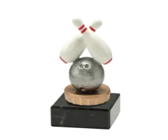 Resin bowling figuur op marmer