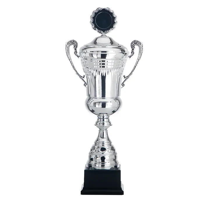 Grote Zilveren Kampioensbeker met Deksel – Metalen Trofee in 3 Formaten op Zwarte Voet met Gravure