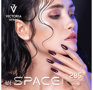 Victoria Vynn  Victoria Vynn In Space Collectie 295 | Mahogany Vega | 8 ml | Donkerbruin Hologram