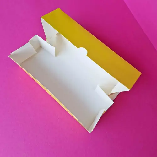 Cupcakedozen.nl Yellow macaron box that fits 8 macarons - 215 x 70 x 50 mm (50 pieces)