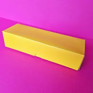Cupcakedozen.nl Yellow macaron box (50 pcs)