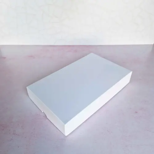 Cupcakedozen.nl Sturdy brownie box with satin white finish (10 pieces)