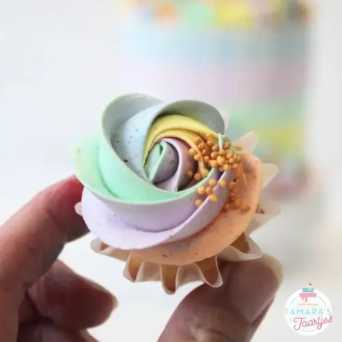 Moreish Cakes Ripple MINI Cupcake Liners - White (96 pieces)