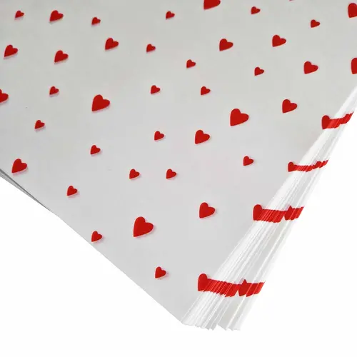 Cupcakedozen.nl Greaseproof paper - red hearts (100 pieces)