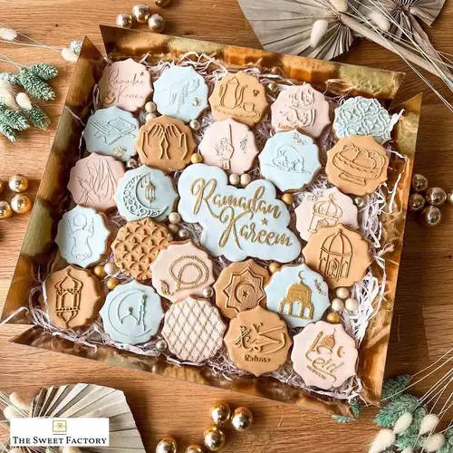 Cupcakedozen.nl Lassen Sie Ihre Süßigkeiten mit unserer goldenen Sweet Box glänzen!  (25 Stück)