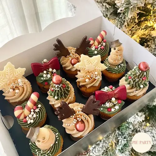 Cupcakedozen.nl Zwarte doos voor 12 minicupcakes met sierlijk venster (25 stuks)