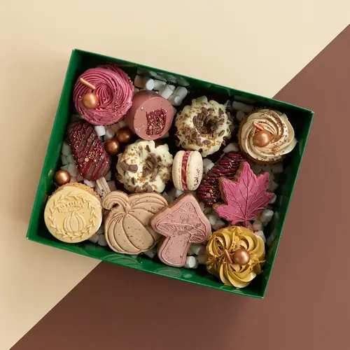 Cupcakedozen.nl Groene sweet box met transparant deksel - 25 x 20 x 7 cm (per 50 stuks)