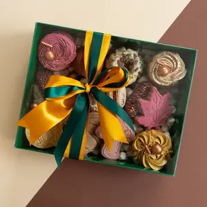 Cupcakedozen.nl Green sweets box with clear lid (50 pcs.)