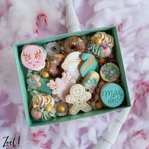 Cupcakedozen.nl Mint sweet box met transparant deksel - 25 x 20 x 7 cm