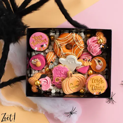 Cupcakedozen.nl Zwarte sweet box met transparant deksel - 25 x 20 x 7 cm