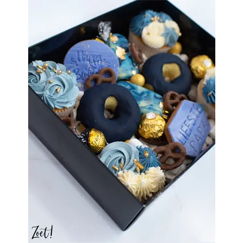 Cupcakedozen.nl Zwarte sweet box met transparant deksel - 25 x 20 x 7 cm