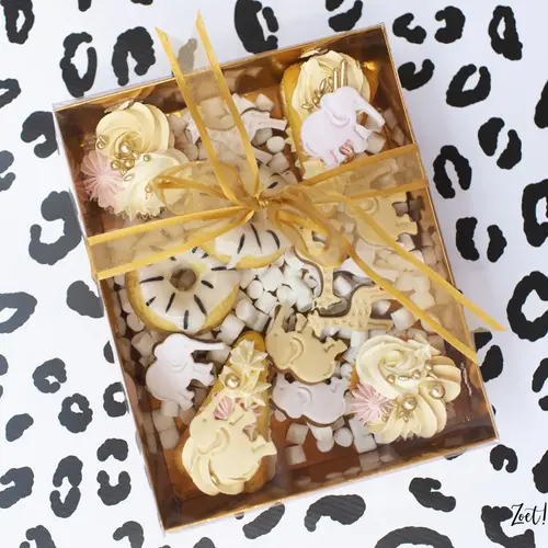 Cupcakedozen.nl Gouden sweet box met transparant deksel - 25 x 20 x 7 cm (25 stuks)