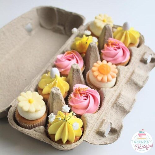 Cupcakedozen.nl Eco friendly egg carton for 10 sweets (10 pcs)