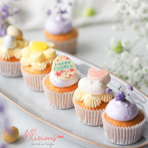 White mini baking cups