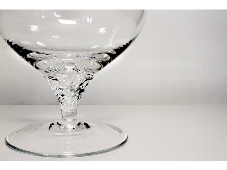 Skloglass Handgemaakte kristallen cognac glas Twist leg