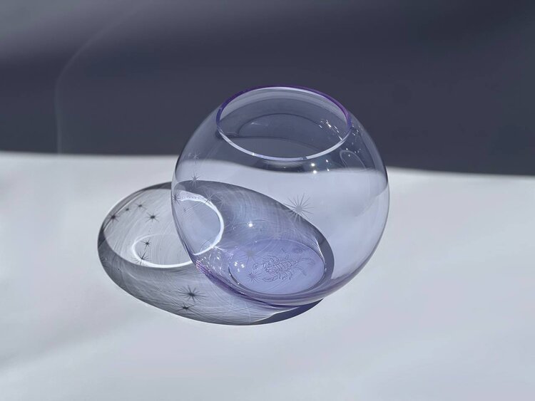 Skloglass Horoskoop SCHORPIOEN op Kristallen bolvaas 180mm