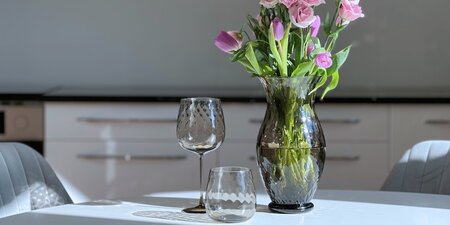 Handgemaakte zinnia vaas – tijdloze elegantie in vier kleuren