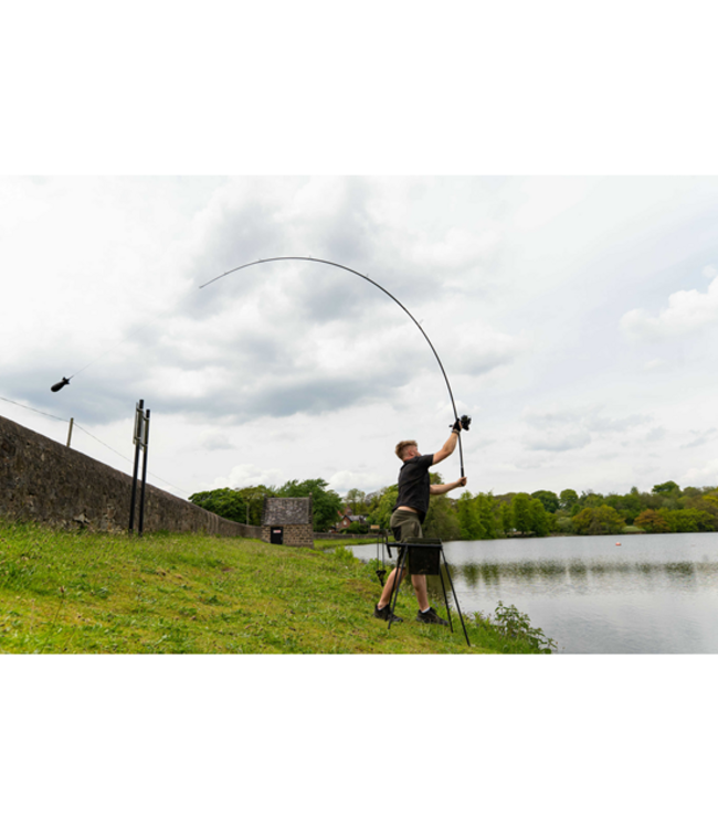 Avid Carp Bait Station